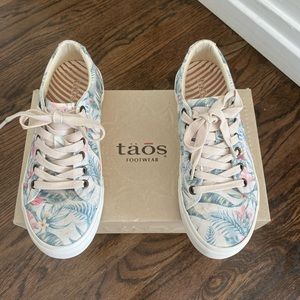 New Taos Floral Sneakers